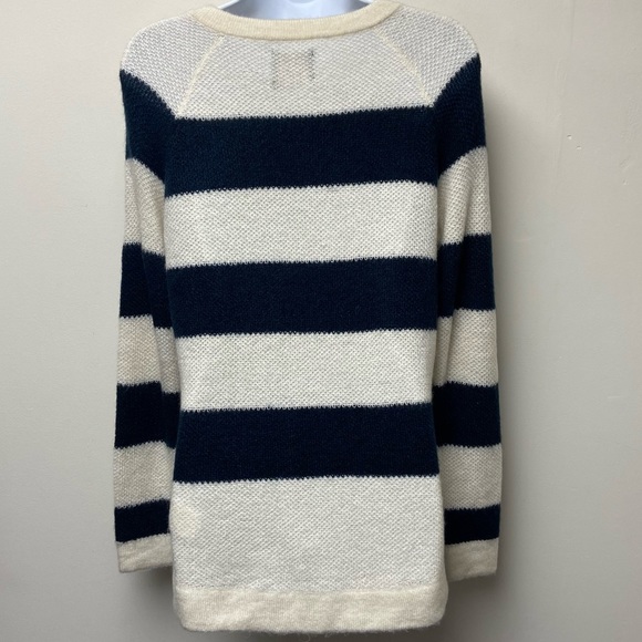 Abercrombie & Fitch Sweater - Size Extra Small - Picture 5 of 8